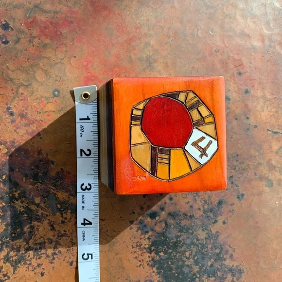 Decorative wooden box with hand painted lid - Picture 6 of 7